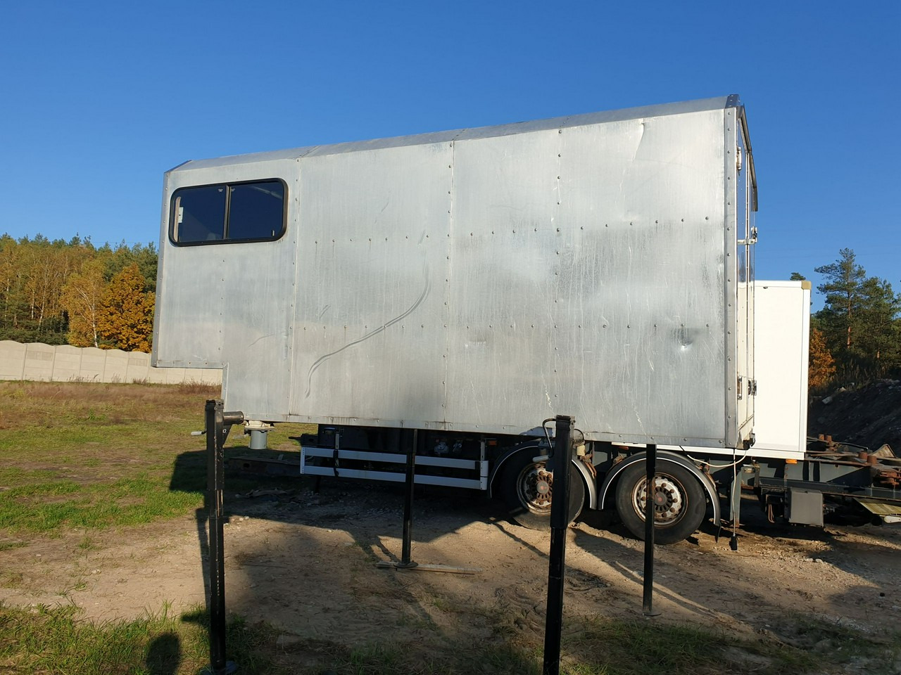 Mercedes ATEGO 1221 - Skříňová nástavba: obrázek 2 Mercedes ATEGO 1221 - Skříňová nástavba: obrázek 2