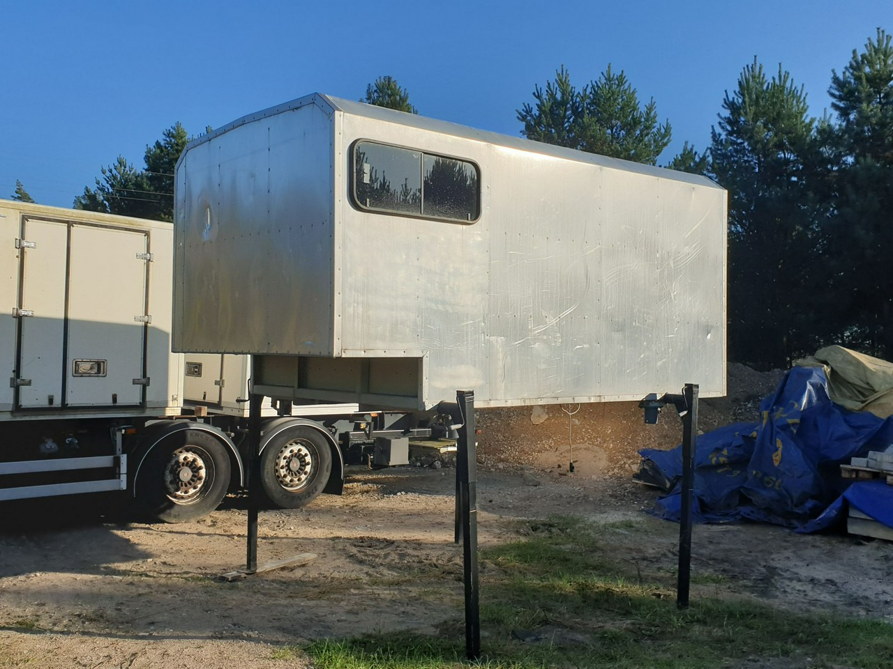 Mercedes ATEGO 1221 - Skříňová nástavba: obrázek 1 Mercedes ATEGO 1221 - Skříňová nástavba: obrázek 1