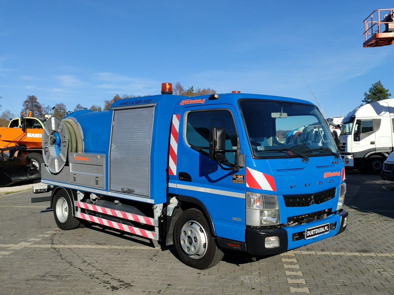Mitsubishi Canter 7C18 3.0/150 KM Asenizcyjny - Čistič odpadových jam: obrázek 2 Mitsubishi Canter 7C18 3.0/150 KM Asenizcyjny - Čistič odpadových jam: obrázek 2