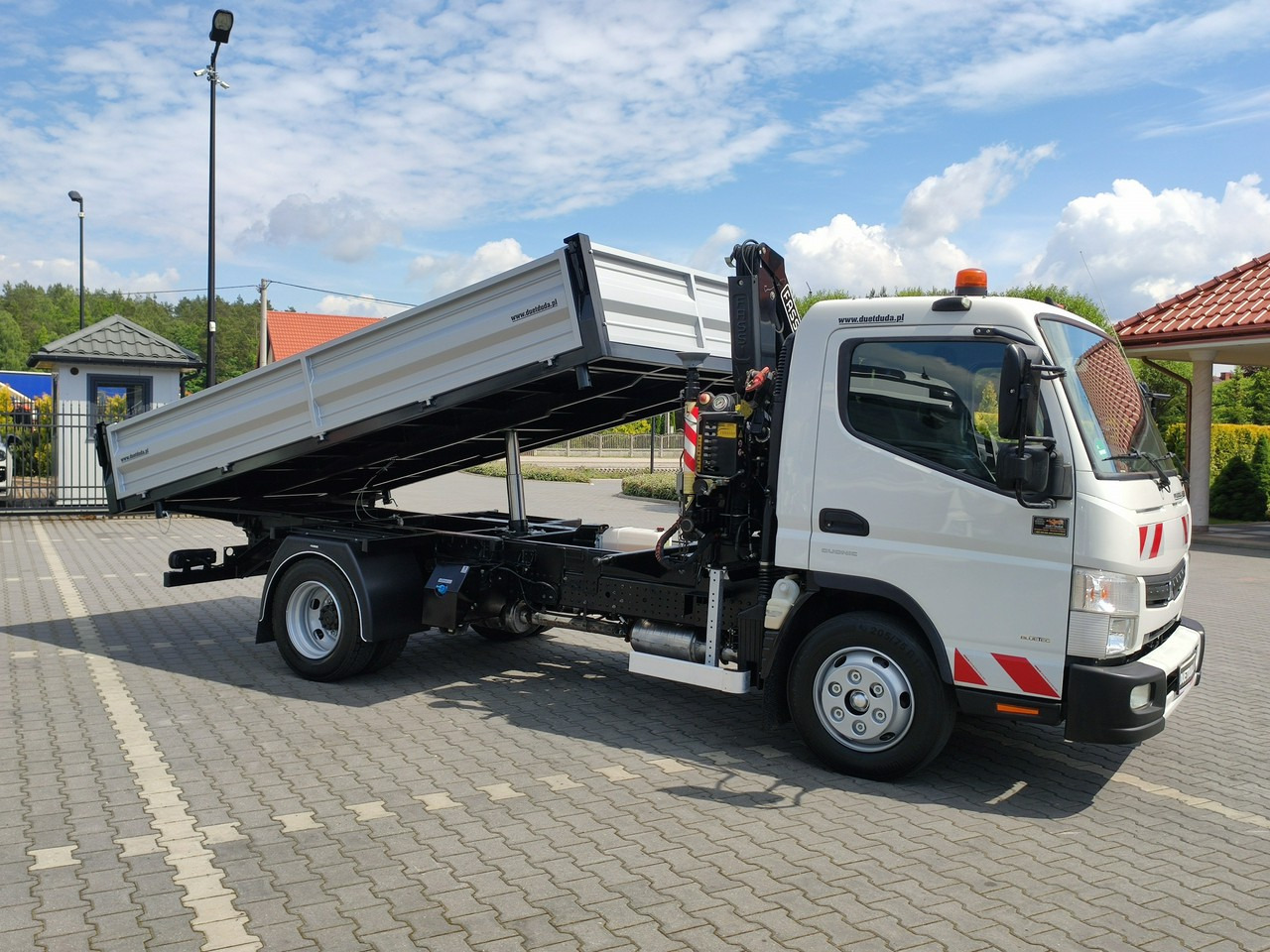 Mitsubishi Canter Fuso 9C18 3.0/180KM HDS FASSI F30 Wywrotka 3-stronna - Sklápěč: obrázek 5 Mitsubishi Canter Fuso 9C18 3.0/180KM HDS FASSI F30 Wywrotka 3-stronna - Sklápěč: obrázek 5