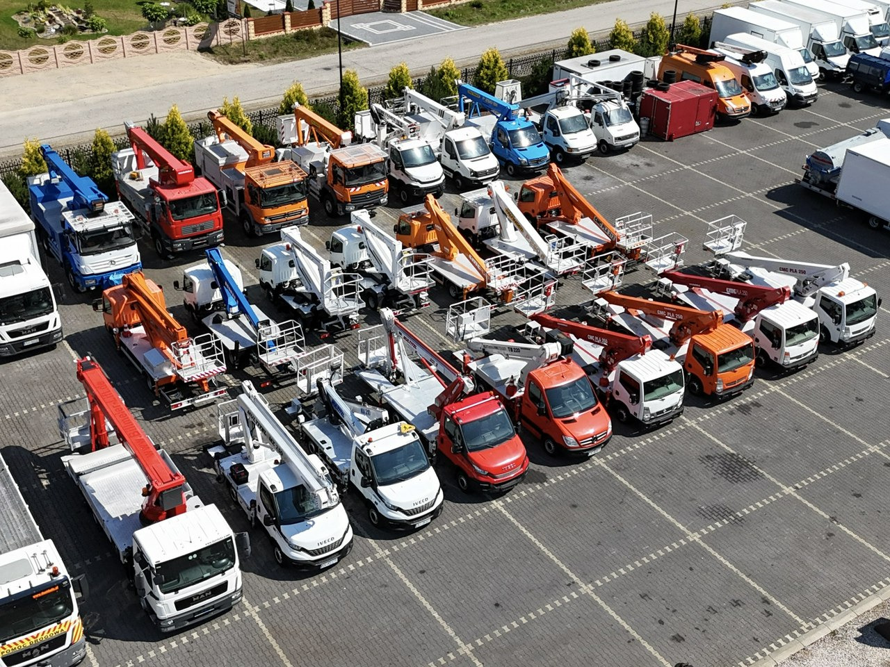 Nissan Zwyżka Podnośnik Koszowy 4X4 CABSTAR MAXITY SPRINTER - Autoplošina: obrázek 2 Nissan Zwyżka Podnośnik Koszowy 4X4 CABSTAR MAXITY SPRINTER - Autoplošina: obrázek 2