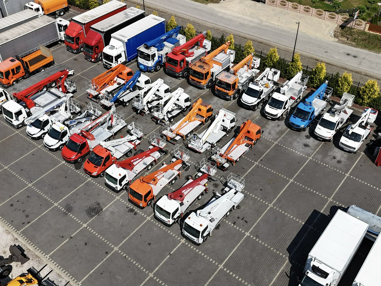 Nissan Zwyżka Podnośnik Koszowy 4X4 CABSTAR MAXITY SPRINTER - Autoplošina: obrázek 3 Nissan Zwyżka Podnośnik Koszowy 4X4 CABSTAR MAXITY SPRINTER - Autoplošina: obrázek 3