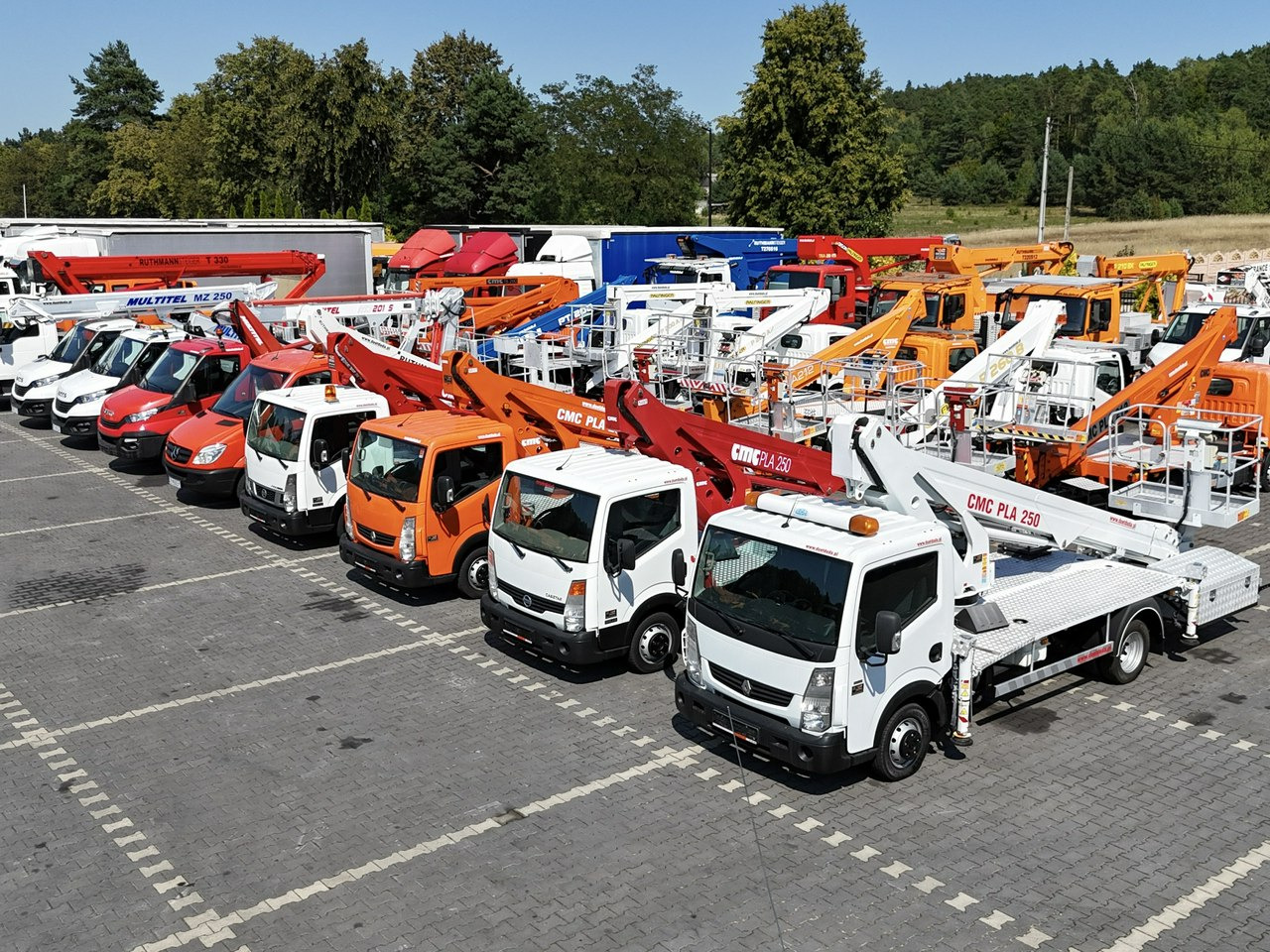 Nissan Zwyżka Podnośnik Koszowy 4X4 CABSTAR MAXITY SPRINTER - Autoplošina: obrázek 1 Nissan Zwyżka Podnośnik Koszowy 4X4 CABSTAR MAXITY SPRINTER - Autoplošina: obrázek 1