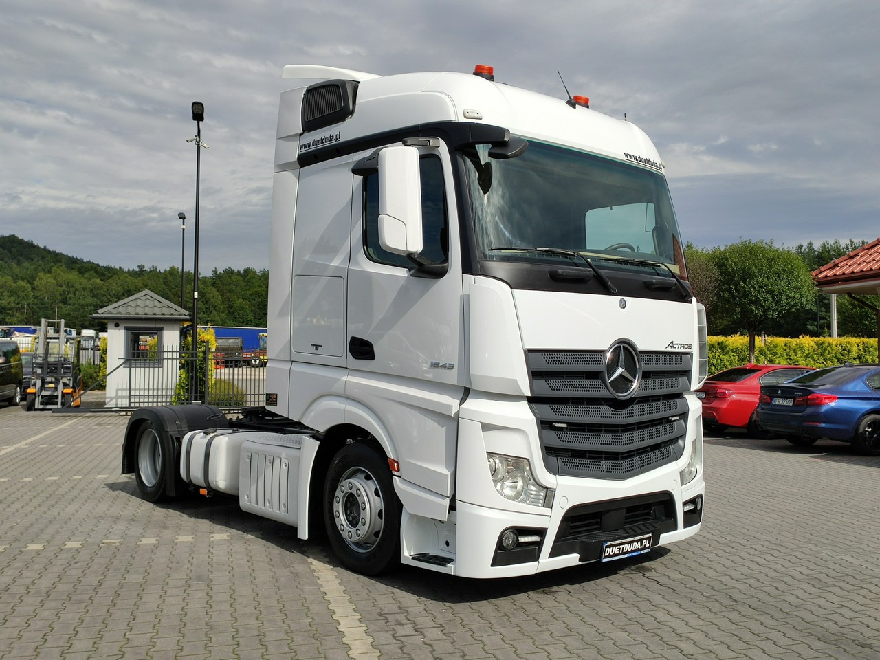 Mercedes ACTROS 1845 Euro 6 Low Deck Mega !!! - Tahač: obrázek 3 Mercedes ACTROS 1845 Euro 6 Low Deck Mega !!! - Tahač: obrázek 3