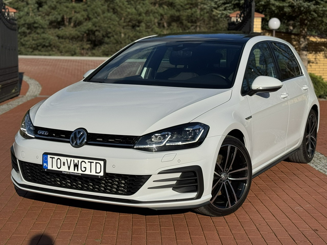 Volkswagen Golf - Hatchback: obrázek 2 Volkswagen Golf - Hatchback: obrázek 2