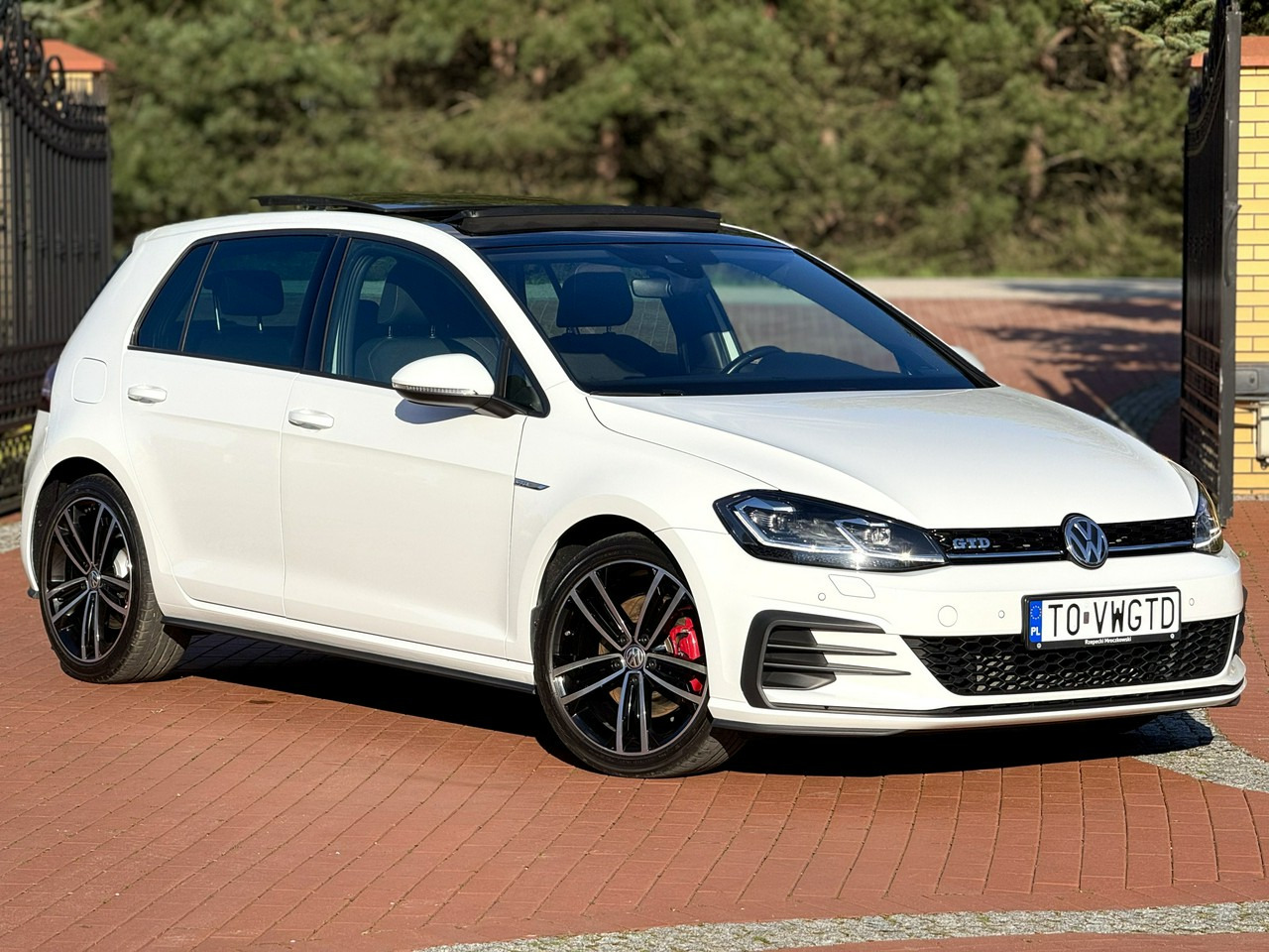 Volkswagen Golf - Osobní auto: obrázek 1 Volkswagen Golf - Osobní auto: obrázek 1
