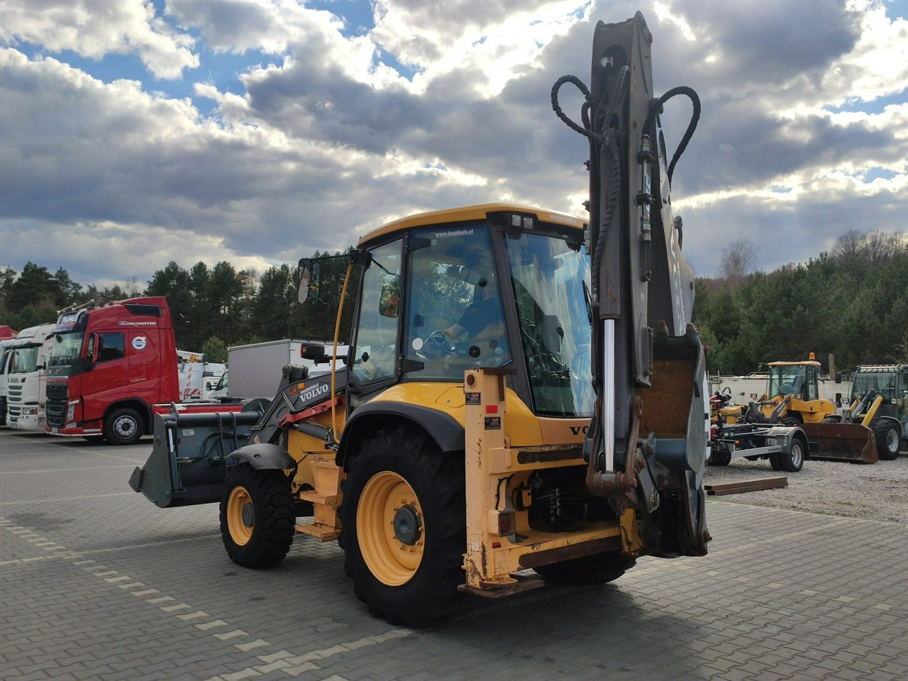 Volvo BL61B Oryginalna Bez Luzów i Wycieków Zadbana Sprawna Super Stan - Rýpadlo-nakladač: obrázek 4 Volvo BL61B Oryginalna Bez Luzów i Wycieków Zadbana Sprawna Super Stan - Rýpadlo-nakladač: obrázek 4