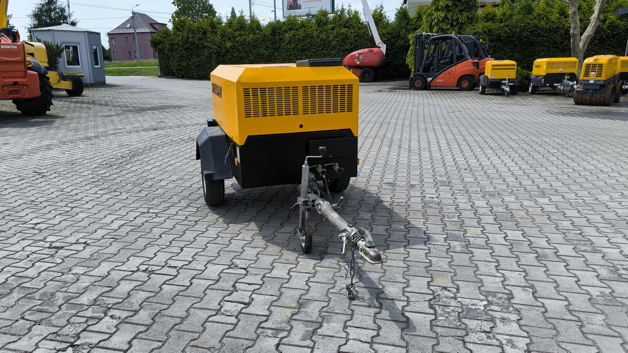 DOOSAN 731E - Mobilní kompresor: obrázek 5 DOOSAN 731E - Mobilní kompresor: obrázek 5