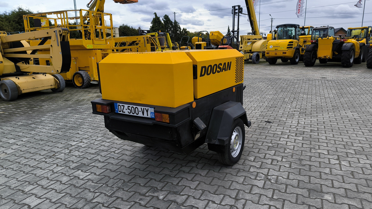 DOOSAN 741 - Mobilní kompresor: obrázek 4 DOOSAN 741 - Mobilní kompresor: obrázek 4