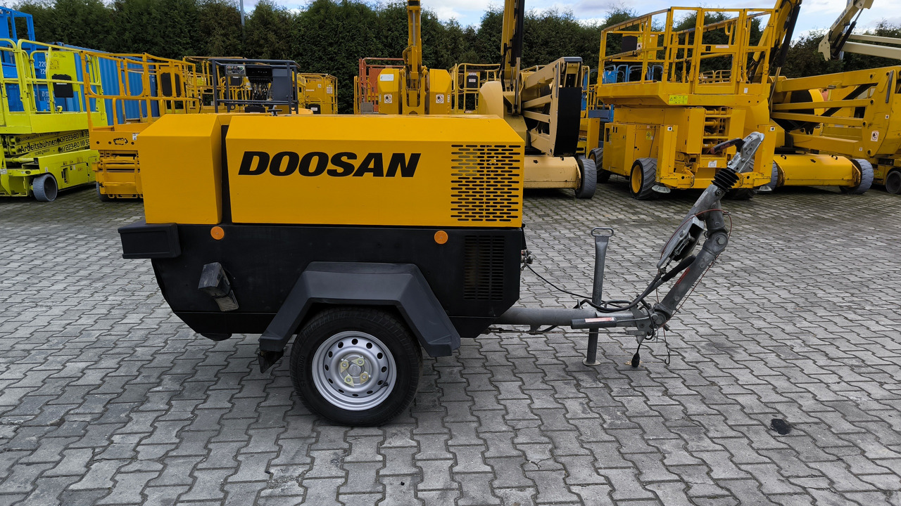DOOSAN 741 - Mobilní kompresor: obrázek 3 DOOSAN 741 - Mobilní kompresor: obrázek 3