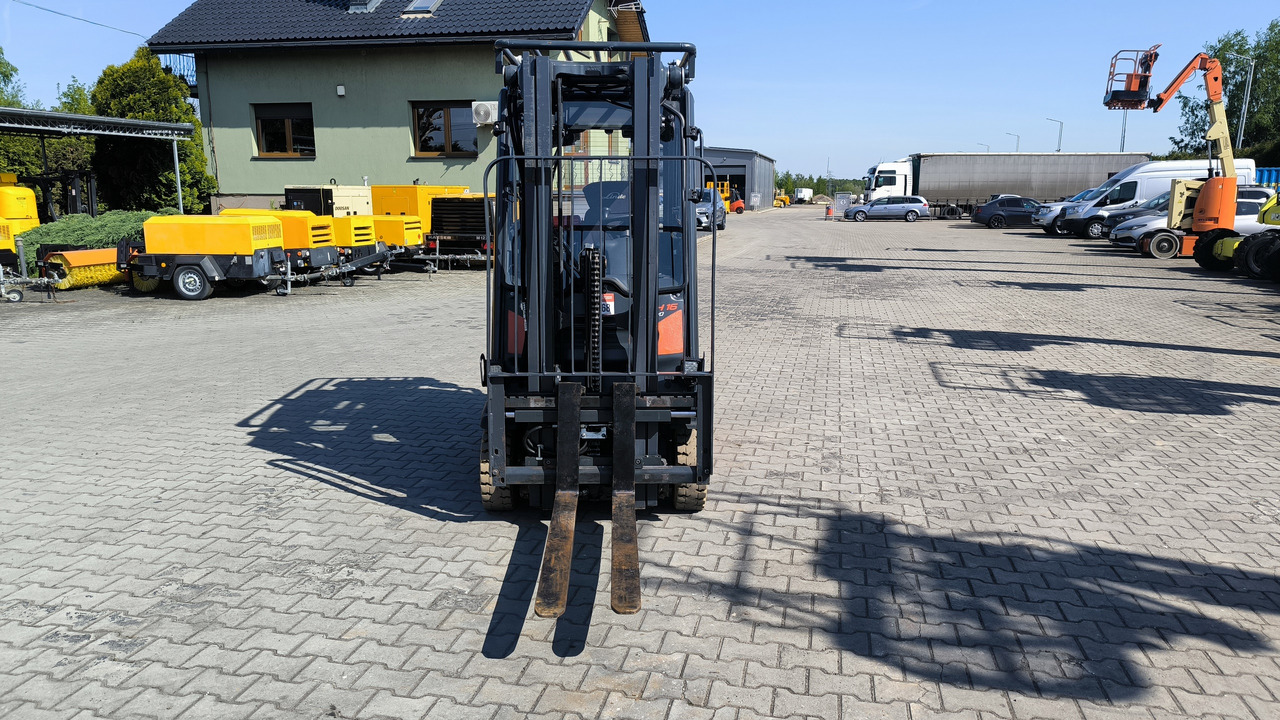 LINDE H 16 T - 01 - Plynový vysokozdvižný vozík: obrázek 2 LINDE H 16 T - 01 - Plynový vysokozdvižný vozík: obrázek 2