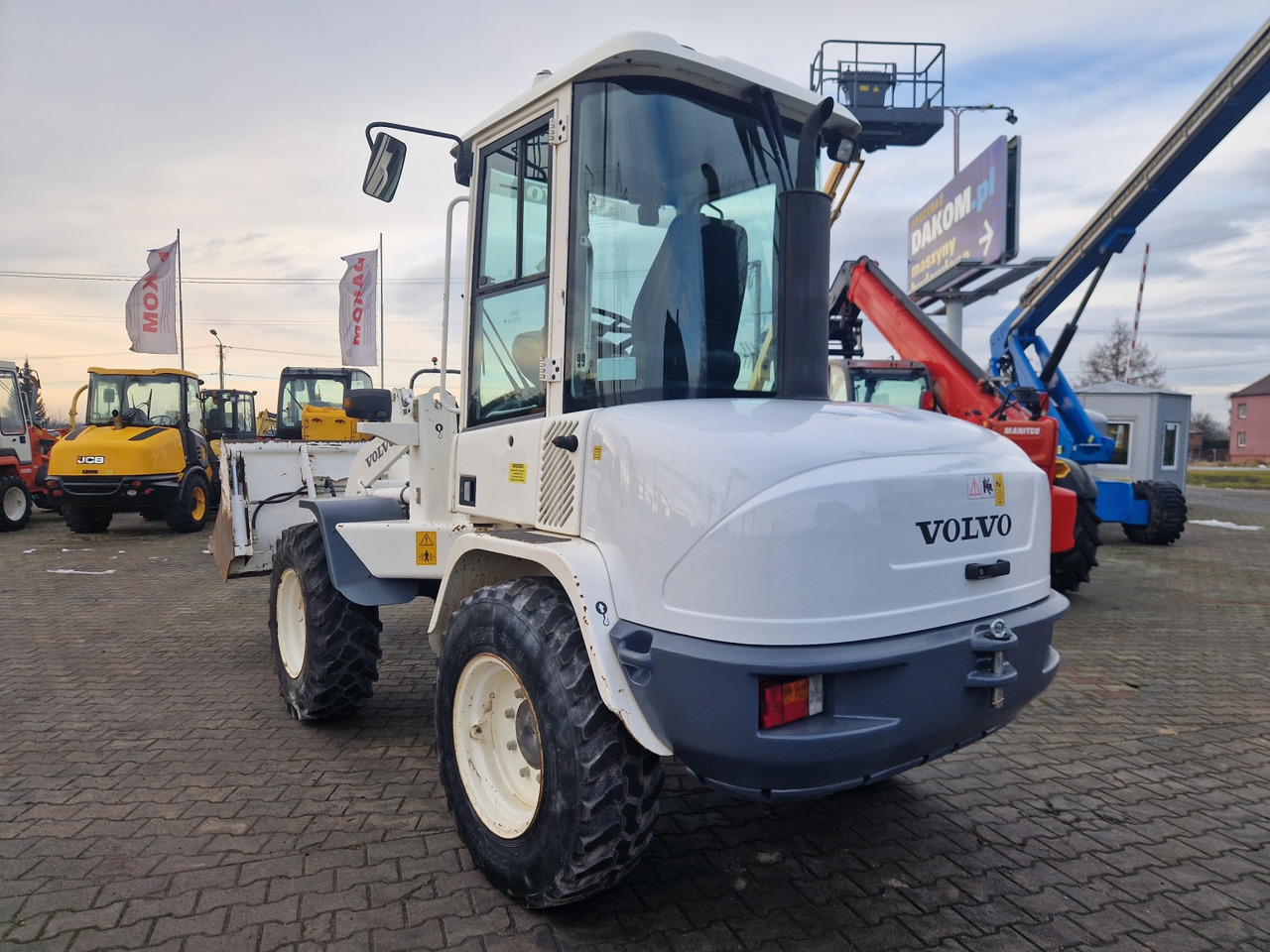 VOLVO L 30 B – Z/X - Kolový nakladač: obrázek 2 VOLVO L 30 B – Z/X - Kolový nakladač: obrázek 2