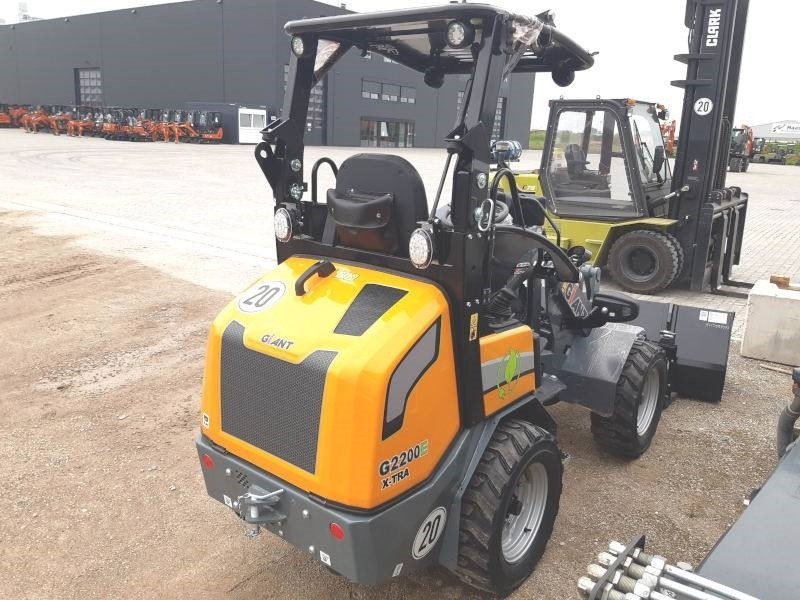 Giant G 2200 E X-Tra Elektro / electric - Smykový nakladač: obrázek 4 Giant G 2200 E X-Tra Elektro / electric - Smykový nakladač: obrázek 4