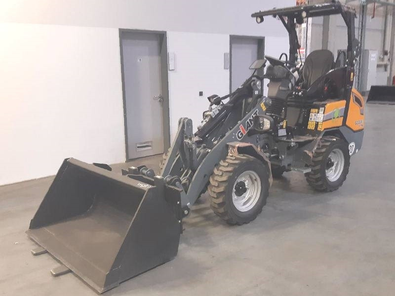 Giant G 2200 E X-Tra Elektro / electric - Smykový nakladač: obrázek 2 Giant G 2200 E X-Tra Elektro / electric - Smykový nakladač: obrázek 2
