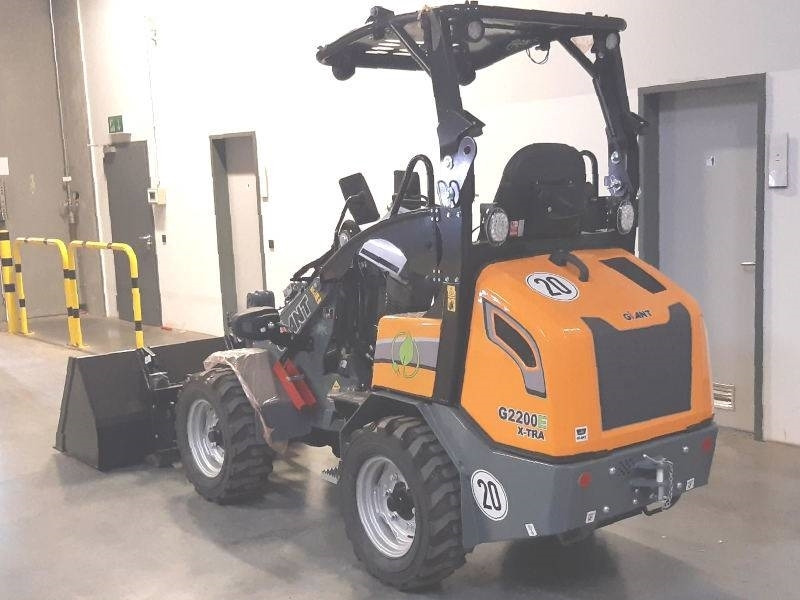 Giant G 2200 E X-Tra Elektro / electric - Smykový nakladač: obrázek 4 Giant G 2200 E X-Tra Elektro / electric - Smykový nakladač: obrázek 4