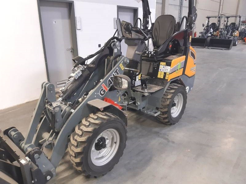Giant G 2200 E X-Tra Elektro / electric - Smykový nakladač: obrázek 4 Giant G 2200 E X-Tra Elektro / electric - Smykový nakladač: obrázek 4