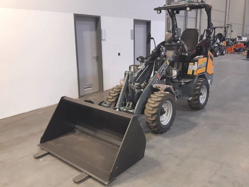 Giant G 2200 E X-Tra Elektro / electric - Smykový nakladač: obrázek 3 Giant G 2200 E X-Tra Elektro / electric - Smykový nakladač: obrázek 3