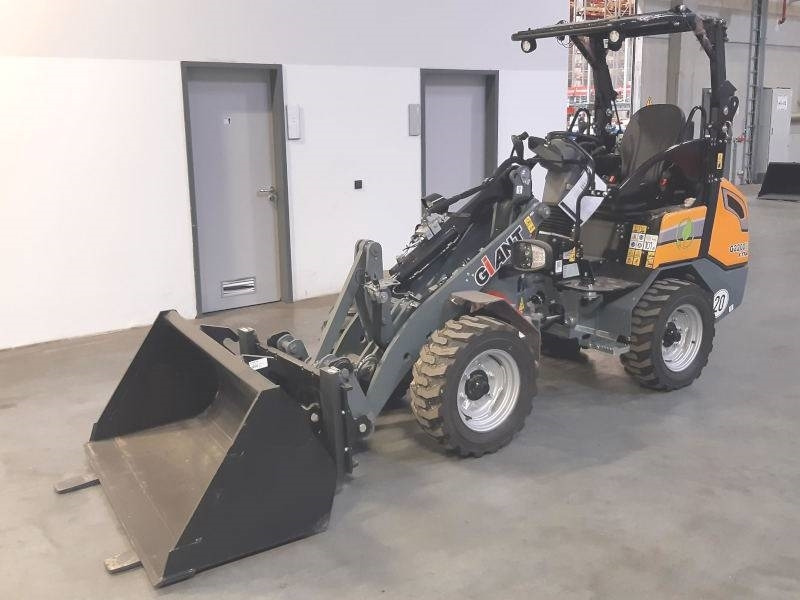 Giant G 2200 E X-Tra Elektro / electric - Smykový nakladač: obrázek 2 Giant G 2200 E X-Tra Elektro / electric - Smykový nakladač: obrázek 2