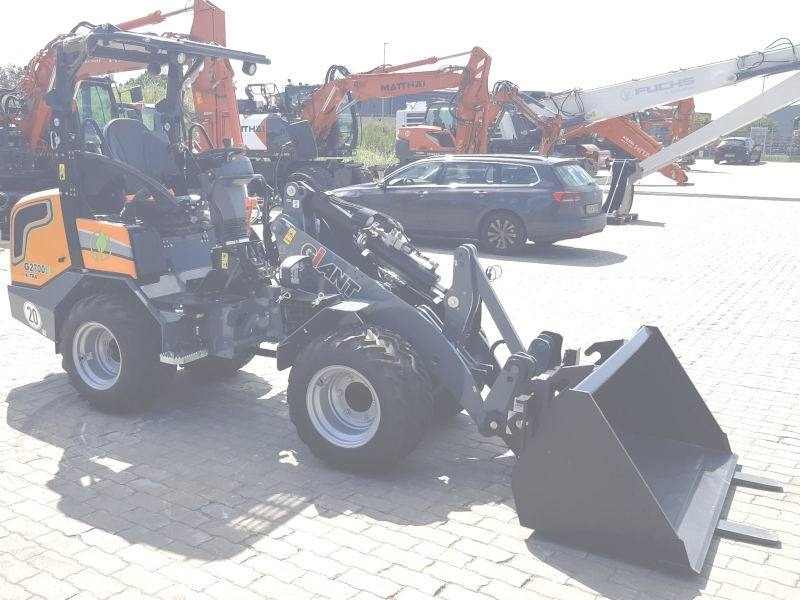 Giant G 2700 E X-Tra Elektro / electric - Smykový nakladač: obrázek 4 Giant G 2700 E X-Tra Elektro / electric - Smykový nakladač: obrázek 4