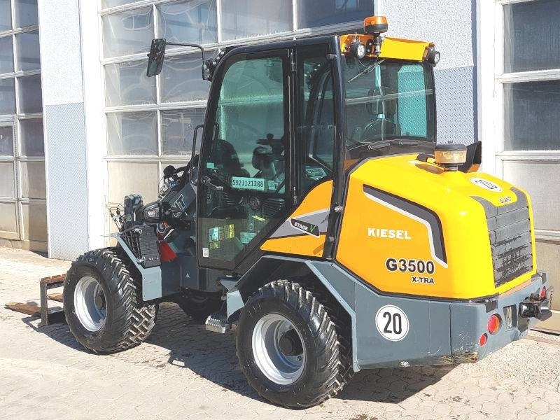 Giant G 3500 X-Tra - Smykový nakladač: obrázek 3 Giant G 3500 X-Tra - Smykový nakladač: obrázek 3