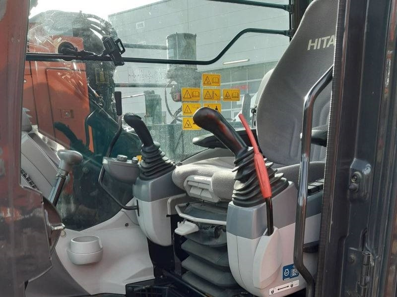 Mini rýpadlo Hitachi ZX 85 US-5: obrázek 7 Mini rýpadlo Hitachi ZX 85 US-5: obrázek 7