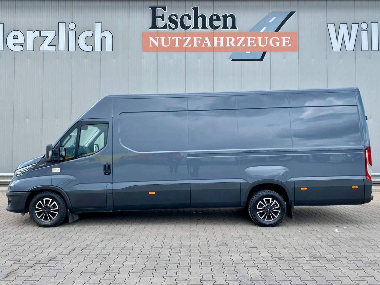Iveco 35 S 16 Daily | Schiebetür*Kamera*Navi*AC*1.Hand - Mikrobus: obrázek 2 Iveco 35 S 16 Daily | Schiebetür*Kamera*Navi*AC*1.Hand - Mikrobus: obrázek 2