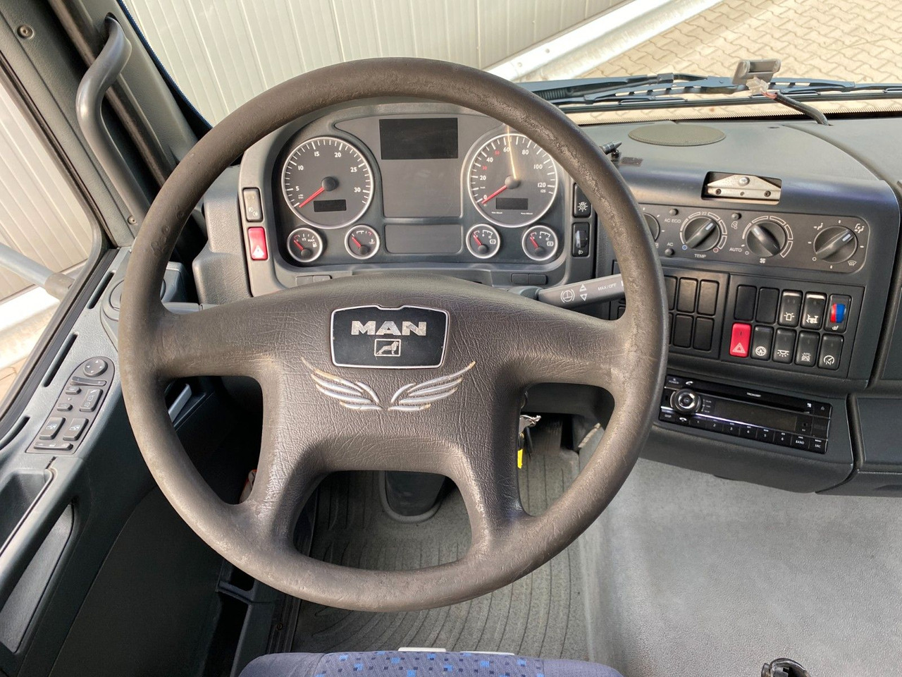MAN TGA 18.360 4x4H BL*HIAB 122 BS-2*Dautel 3-Seiten MAN TGA 18.360 4x4H BL*HIAB 122 BS-2*Dautel 3-Seiten leasing MAN TGA 18.360 4x4H BL*HIAB 122 BS-2*Dautel 3-Seiten MAN TGA 18.360 4x4H BL*HIAB 122 BS-2*Dautel 3-Seiten: obrázek 17