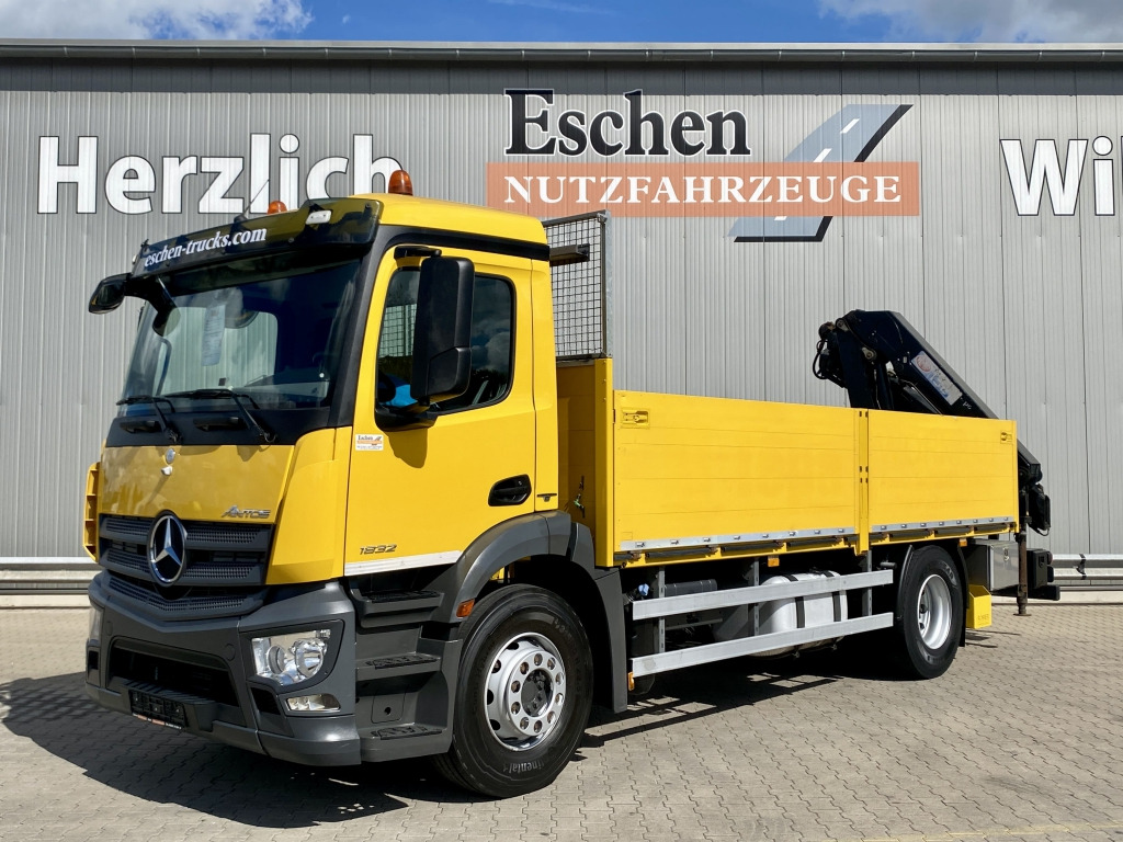 Mercedes-Benz 1832 L Antos / HMF-Faltkran - Nákladní automobil valníkový/ Plošinový, Auto s hydraulickou rukou: obrázek 1 Mercedes-Benz 1832 L Antos / HMF-Faltkran - Nákladní automobil valníkový/ Plošinový, Auto s hydraulickou rukou: obrázek 1