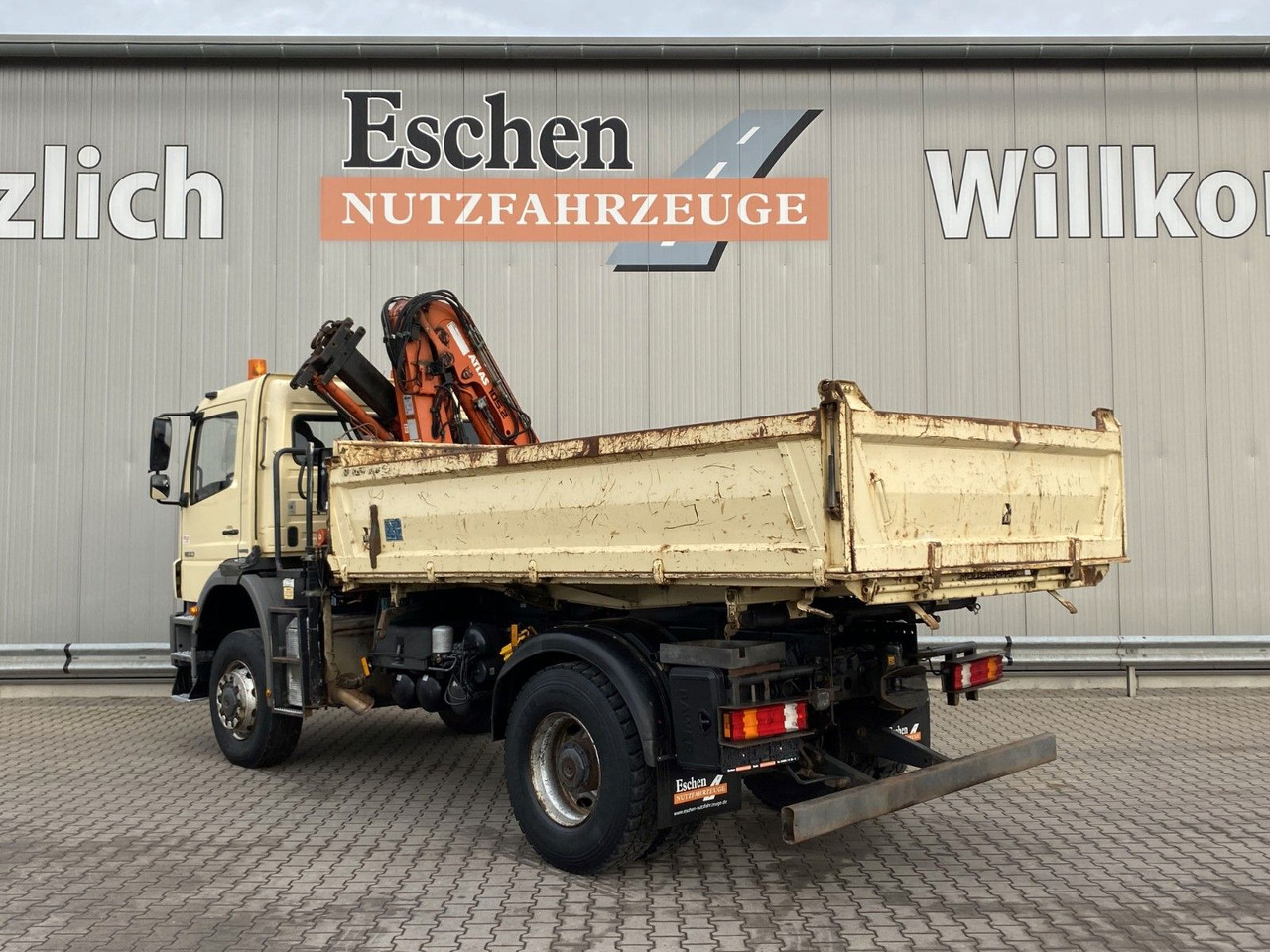 Mercedes-Benz 1833 4x4 Axor | Atlas 105.2-A2*Funk*AHK*3 Sitze - Sklápěč, Auto s hydraulickou rukou: obrázek 4 Mercedes-Benz 1833 4x4 Axor | Atlas 105.2-A2*Funk*AHK*3 Sitze - Sklápěč, Auto s hydraulickou rukou: obrázek 4