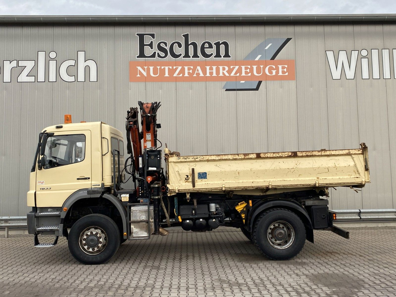 Mercedes-Benz 1833 4x4 Axor | Atlas 105.2-A2*Funk*AHK*3 Sitze - Sklápěč, Auto s hydraulickou rukou: obrázek 3 Mercedes-Benz 1833 4x4 Axor | Atlas 105.2-A2*Funk*AHK*3 Sitze - Sklápěč, Auto s hydraulickou rukou: obrázek 3
