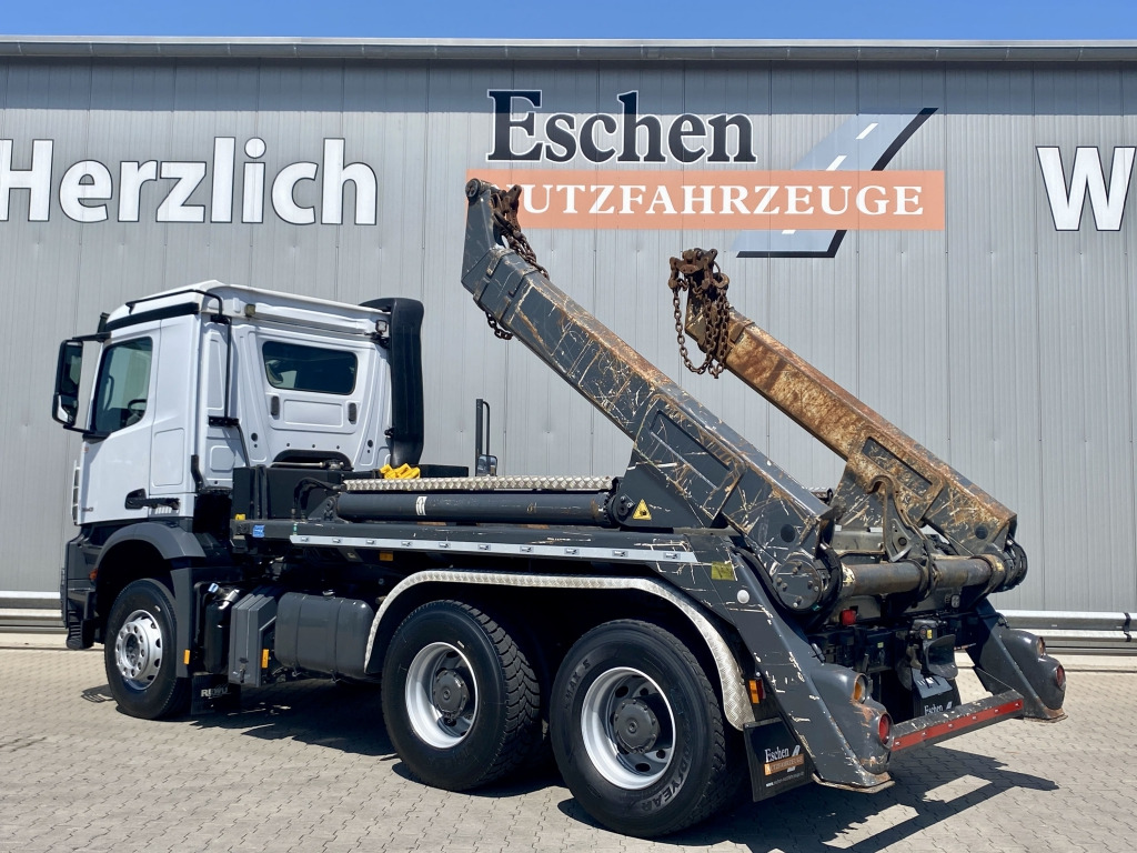 Mercedes-Benz 2643 L 6x4 - Ramenový nosič kontajnerov: obrázek 3 Mercedes-Benz 2643 L 6x4 - Ramenový nosič kontajnerov: obrázek 3