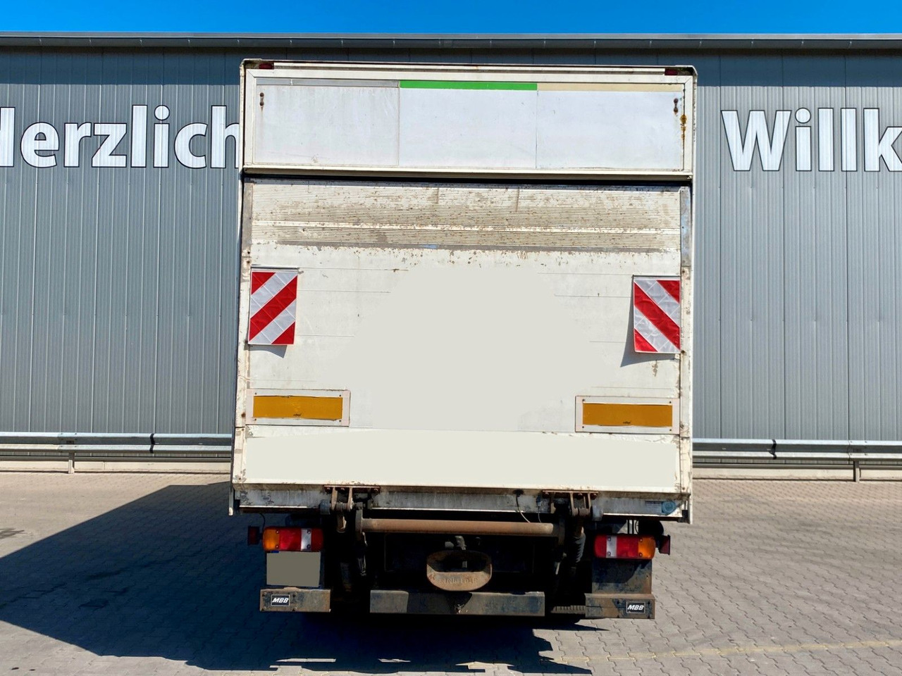 Mercedes-Benz 818 Atego | MBB LBW 1,00to.*3x Sitze*AHK*Teppich - Dodávka skřín: obrázek 4 Mercedes-Benz 818 Atego | MBB LBW 1,00to.*3x Sitze*AHK*Teppich - Dodávka skřín: obrázek 4