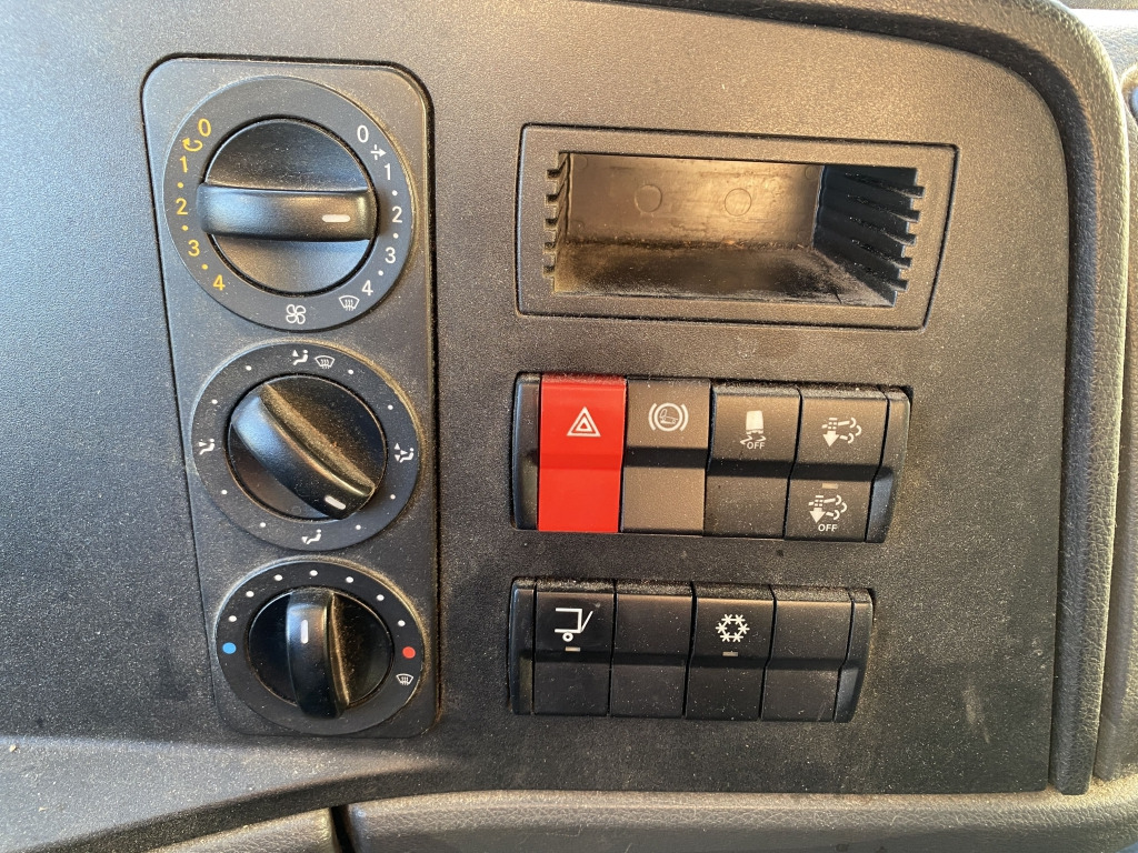 Skříňový nákladní auto Mercedes-Benz 818 L Atego / BÄR-LBW: obrázek 9