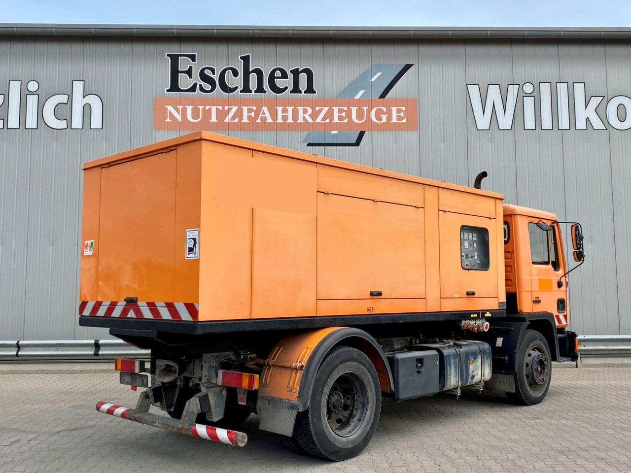 MAN 18.272 Polyma Stromaggregat/168kW | 3x Sitze*AHK - Nákladní auto: obrázek 5 MAN 18.272 Polyma Stromaggregat/168kW | 3x Sitze*AHK - Nákladní auto: obrázek 5