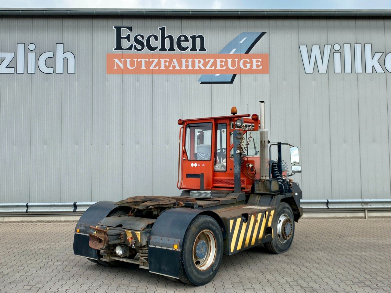 Terberg RT20 4x4 Rangierfahrzeug | Automatik - Terminálový traktor: obrázek 5 Terberg RT20 4x4 Rangierfahrzeug | Automatik - Terminálový traktor: obrázek 5