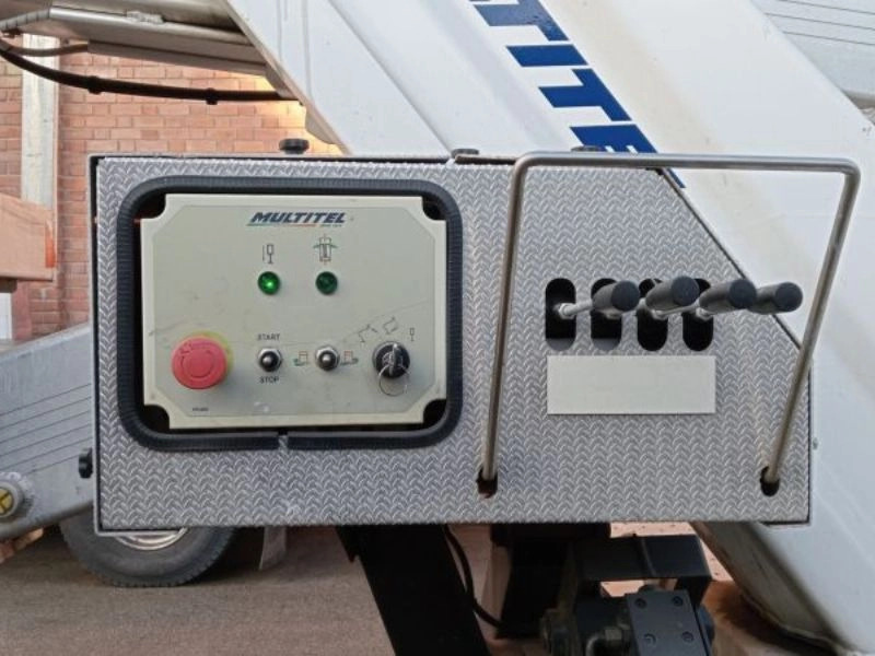 MULTITEL NISSAN NT 400 + HX 195 - Autoplošina: obrázek 4 MULTITEL NISSAN NT 400 + HX 195 - Autoplošina: obrázek 4