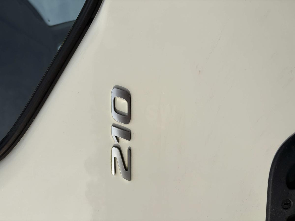 DAF LF 210 - Skříňový nákladní auto: obrázek 3 DAF LF 210 - Skříňový nákladní auto: obrázek 3