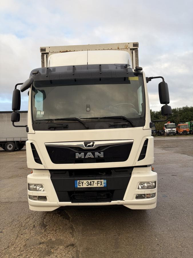 MAN TGM 26.320 - Plachtový nákladní auto: obrázek 2 MAN TGM 26.320 - Plachtový nákladní auto: obrázek 2