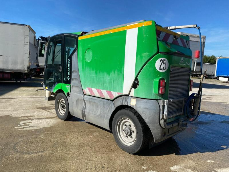 Mathieu Azura MC210 - Zametací vůz: obrázek 4 Mathieu Azura MC210 - Zametací vůz: obrázek 4