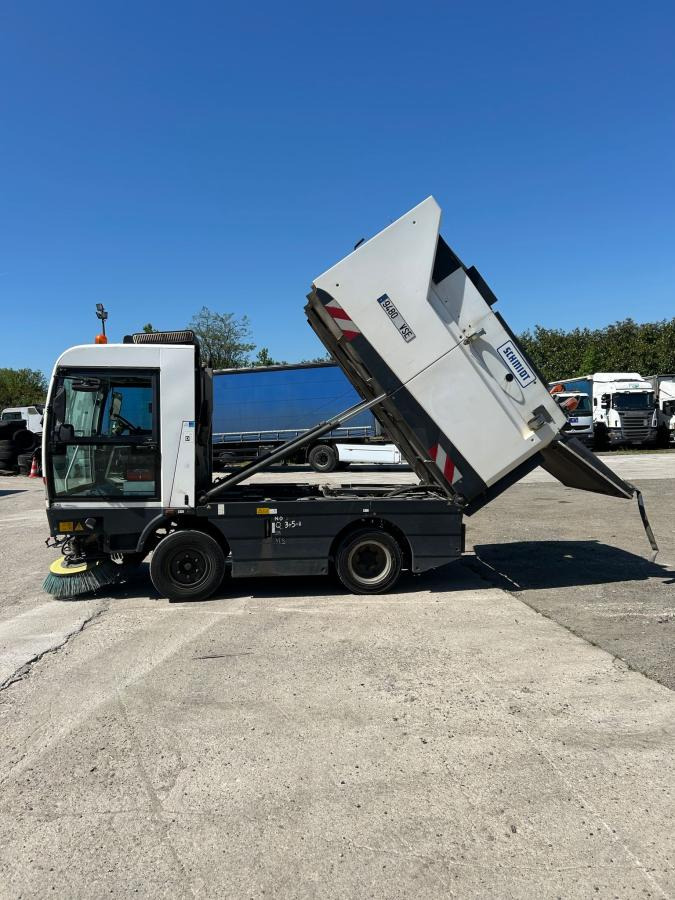 Schmidt Clingo 500 Compact 400 - Zametací vůz: obrázek 2 Schmidt Clingo 500 Compact 400 - Zametací vůz: obrázek 2