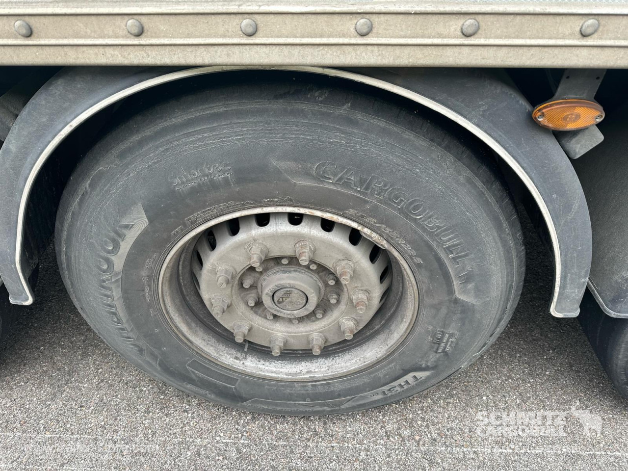 FRUEHAUF Dryfreight Standard Roller shutter door - Skříňový návěs: obrázek 3 FRUEHAUF Dryfreight Standard Roller shutter door - Skříňový návěs: obrázek 3