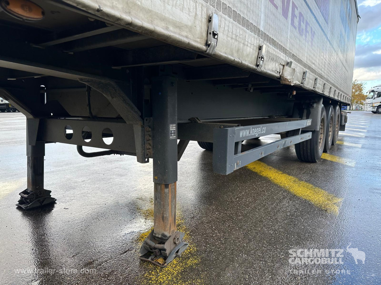 KOEGEL Curtainsider Standard - Plachtový návěs: obrázek 2 KOEGEL Curtainsider Standard - Plachtový návěs: obrázek 2