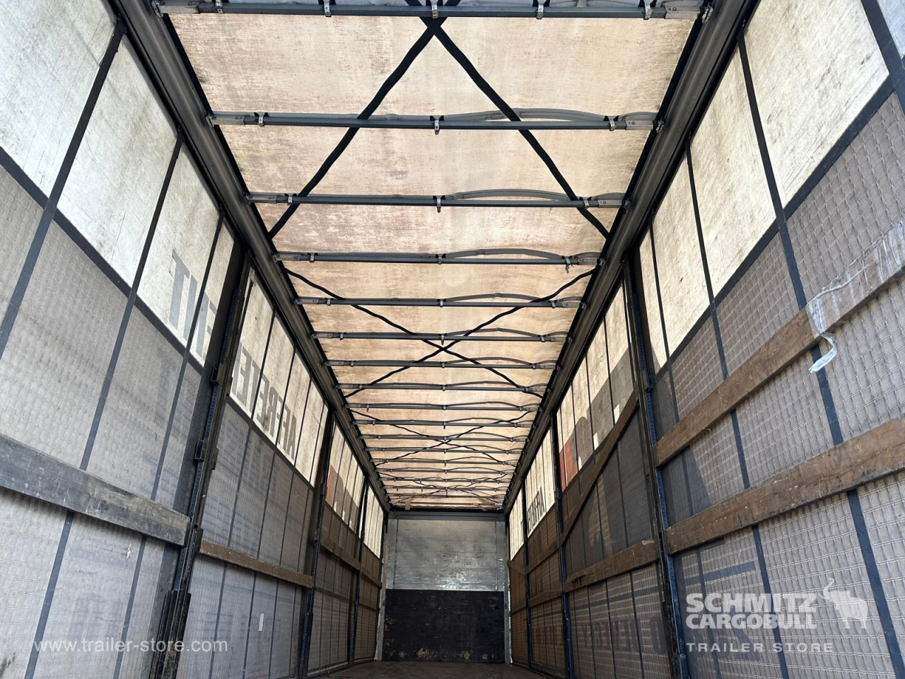 KOEGEL Curtainsider Standard - Plachtový návěs: obrázek 5 KOEGEL Curtainsider Standard - Plachtový návěs: obrázek 5