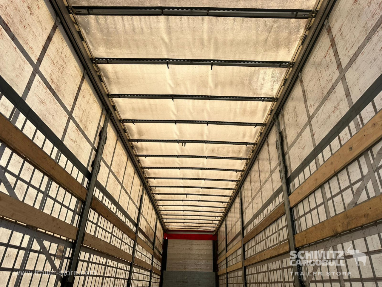 SCHMITZ Curtainsider Standard - Plachtový návěs: obrázek 5 SCHMITZ Curtainsider Standard - Plachtový návěs: obrázek 5
