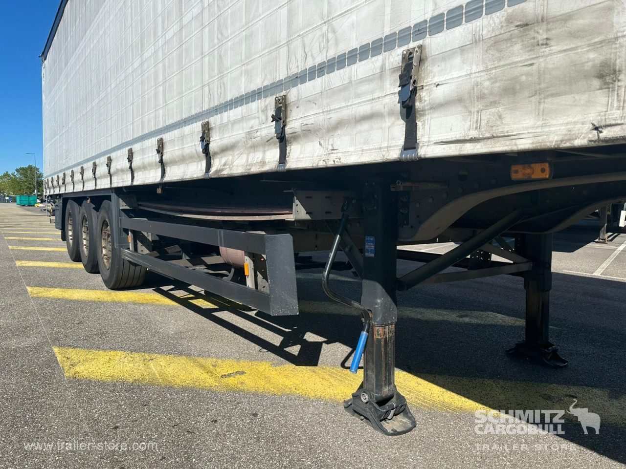 SCHMITZ Curtainsider Standard - Plachtový návěs: obrázek 4 SCHMITZ Curtainsider Standard - Plachtový návěs: obrázek 4