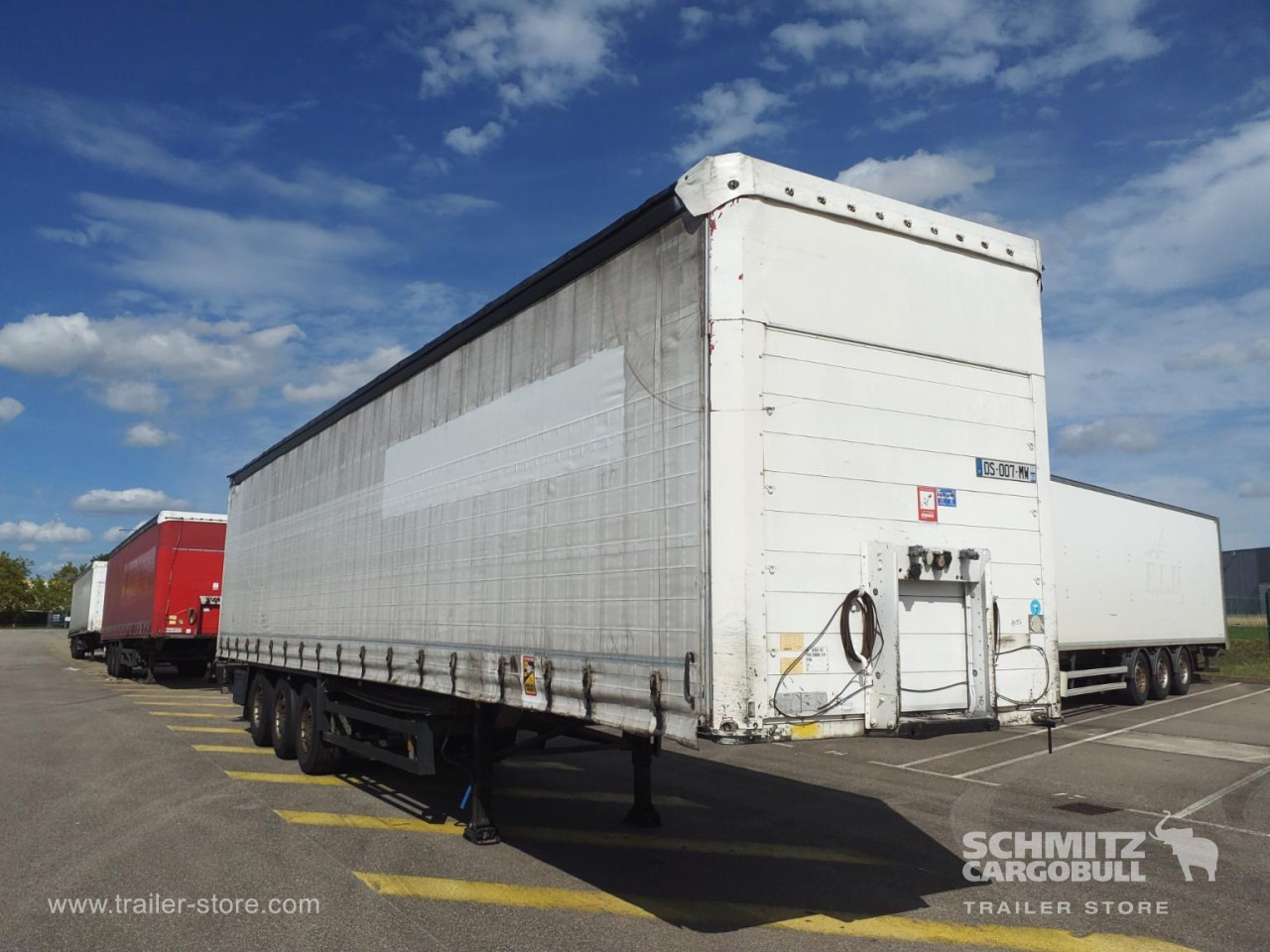 SCHMITZ Curtainsider Standard - Plachtový návěs: obrázek 1 SCHMITZ Curtainsider Standard - Plachtový návěs: obrázek 1
