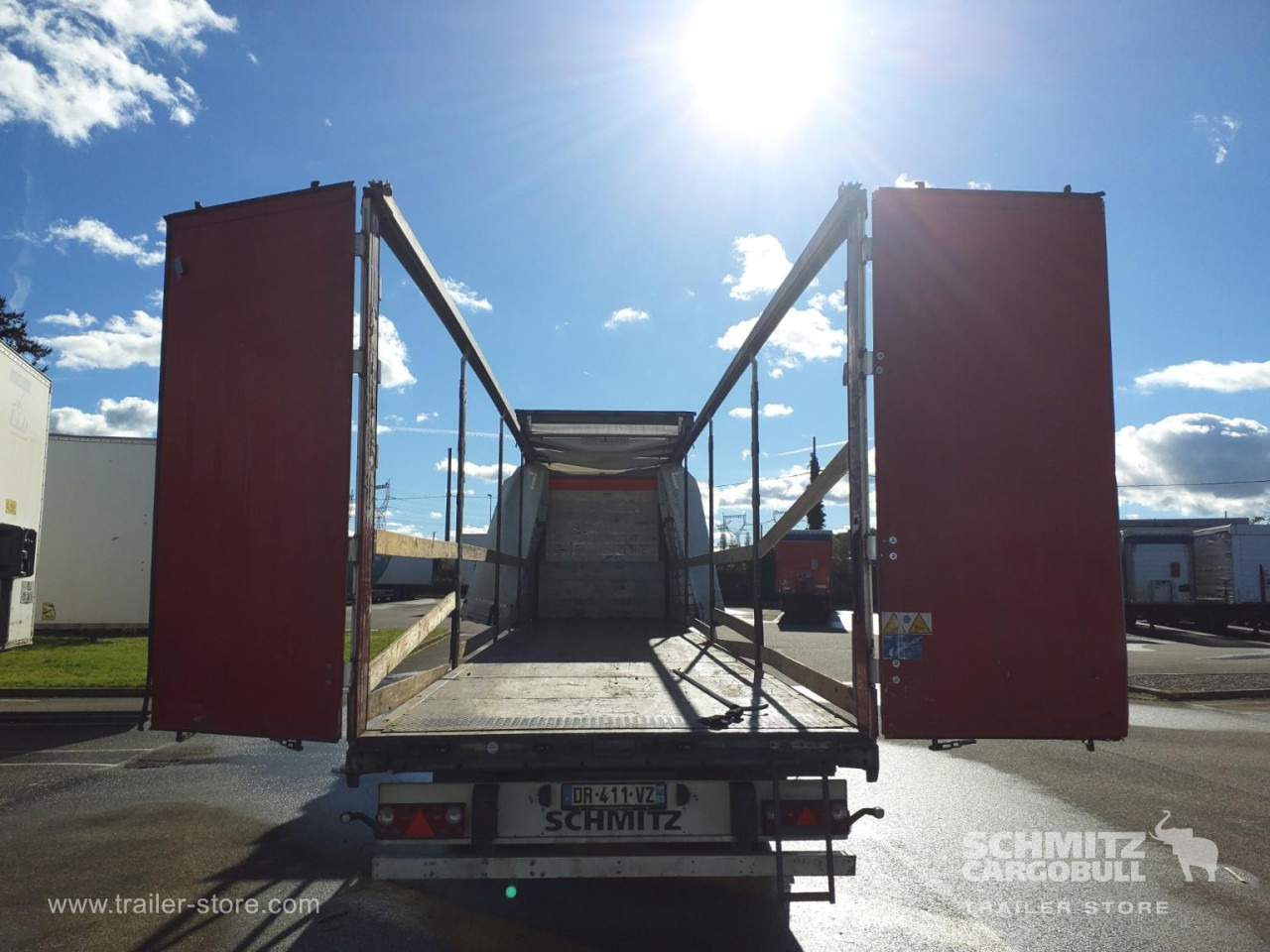 SCHMITZ Curtainsider Standard - Plachtový návěs: obrázek 2 SCHMITZ Curtainsider Standard - Plachtový návěs: obrázek 2