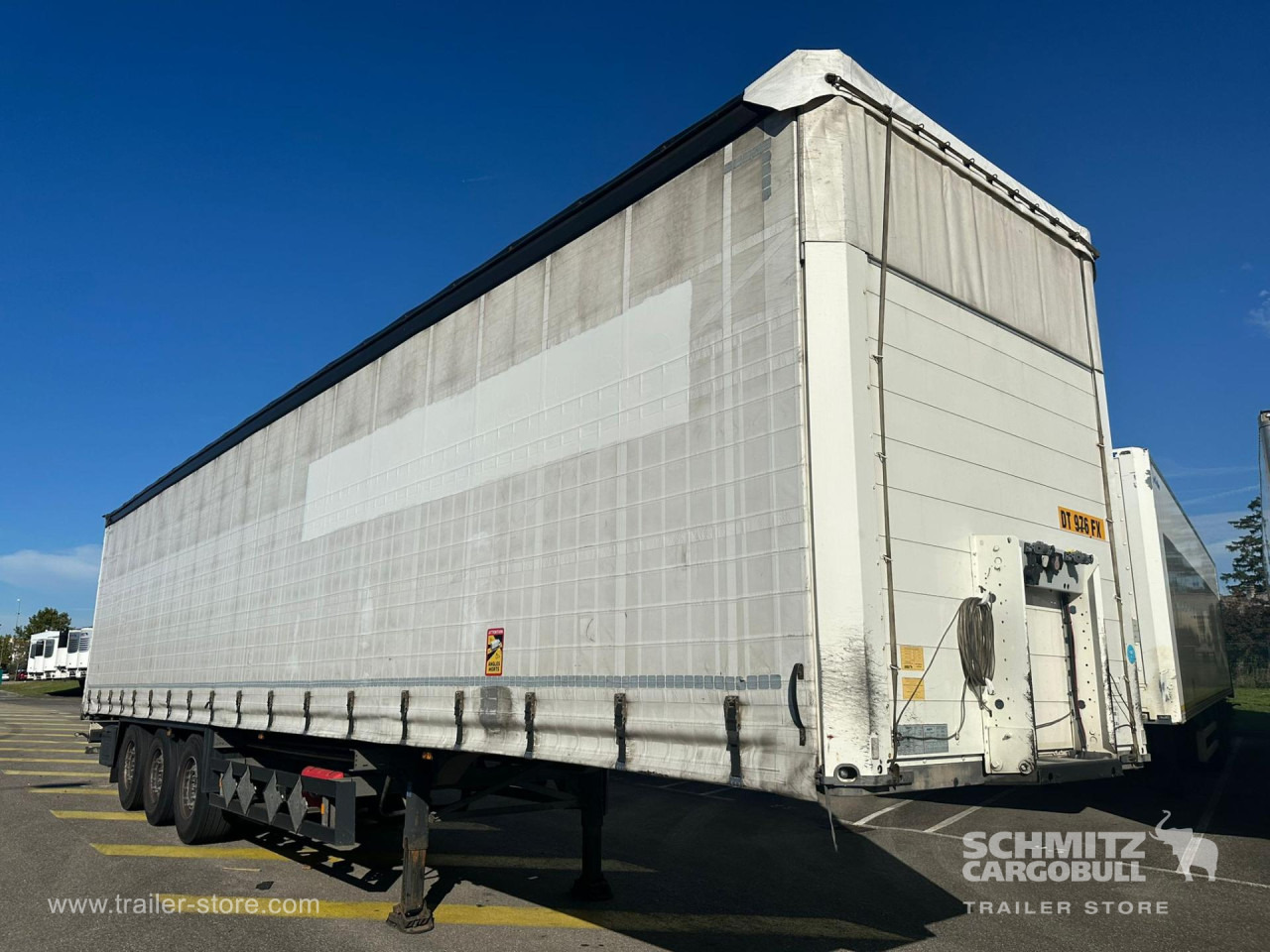 SCHMITZ Curtainsider Standard - Plachtový návěs: obrázek 1 SCHMITZ Curtainsider Standard - Plachtový návěs: obrázek 1