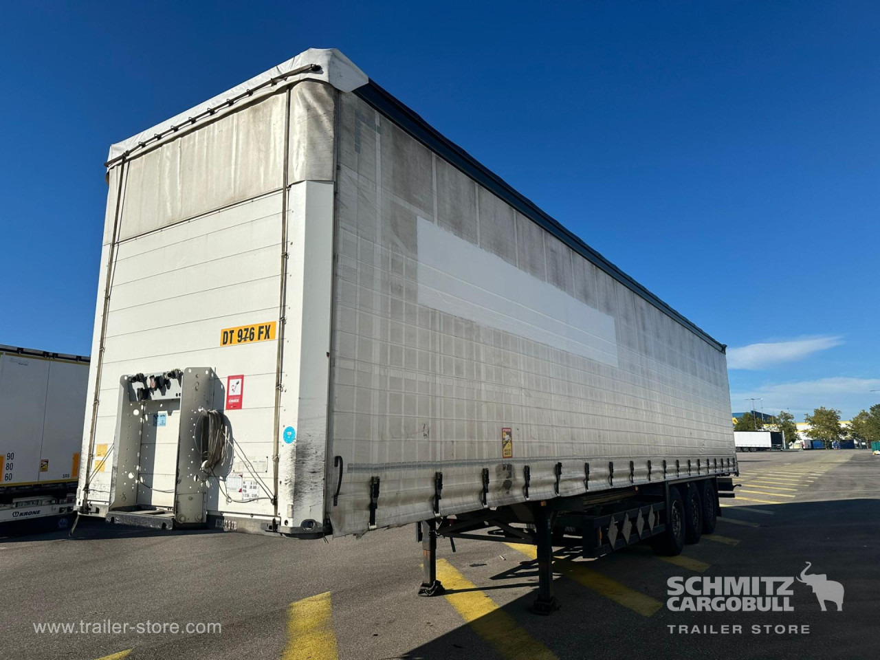 SCHMITZ Curtainsider Standard - Plachtový návěs: obrázek 3 SCHMITZ Curtainsider Standard - Plachtový návěs: obrázek 3