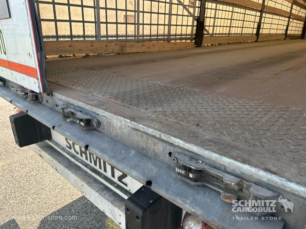 SCHMITZ Curtainsider Standard - Plachtový návěs: obrázek 4 SCHMITZ Curtainsider Standard - Plachtový návěs: obrázek 4